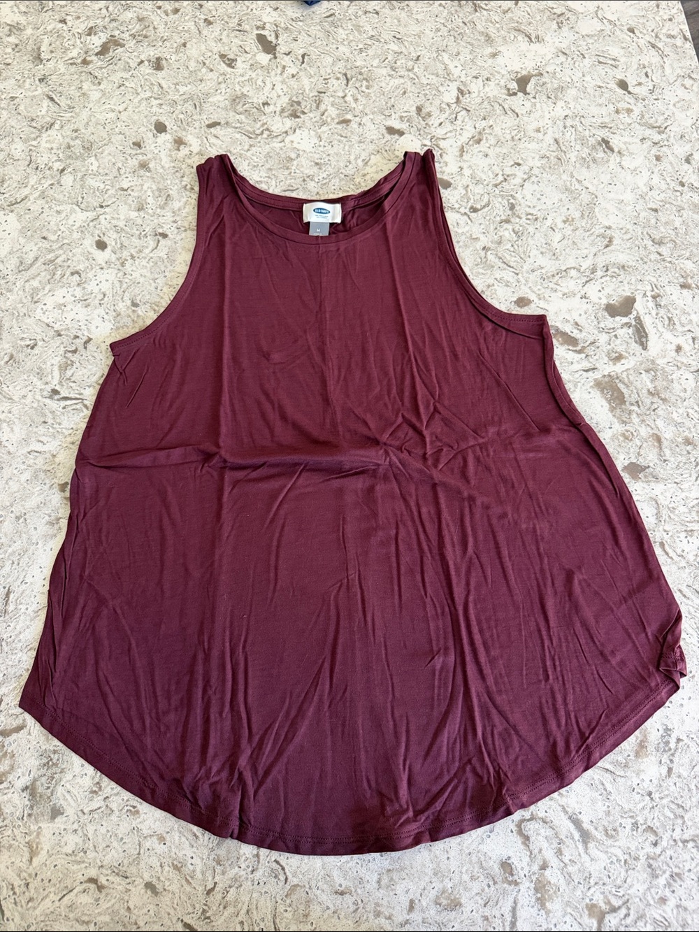 Old Navy Women's Tank Top in Burgundy